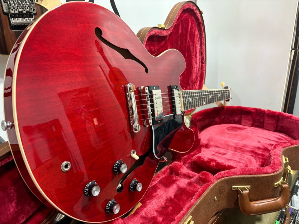 Gibson ES-335 Dot 60s Cherry de segunda mano · Foto 7 de 10 · Almería · 2400 €