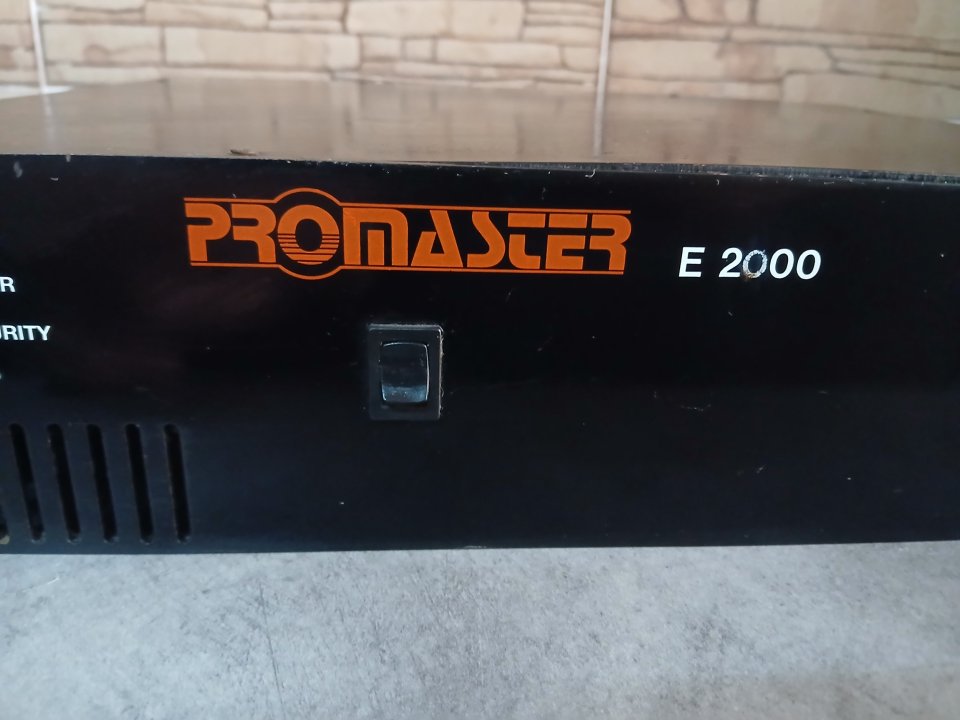 Etapa de potencia Amplificador 2000w de segunda mano · Foto 2 de 6 · Valencia · 150 €