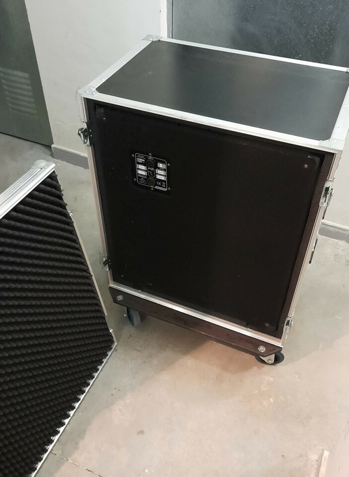 Pantalla 4×10 Taurus TN-410 (flight case)