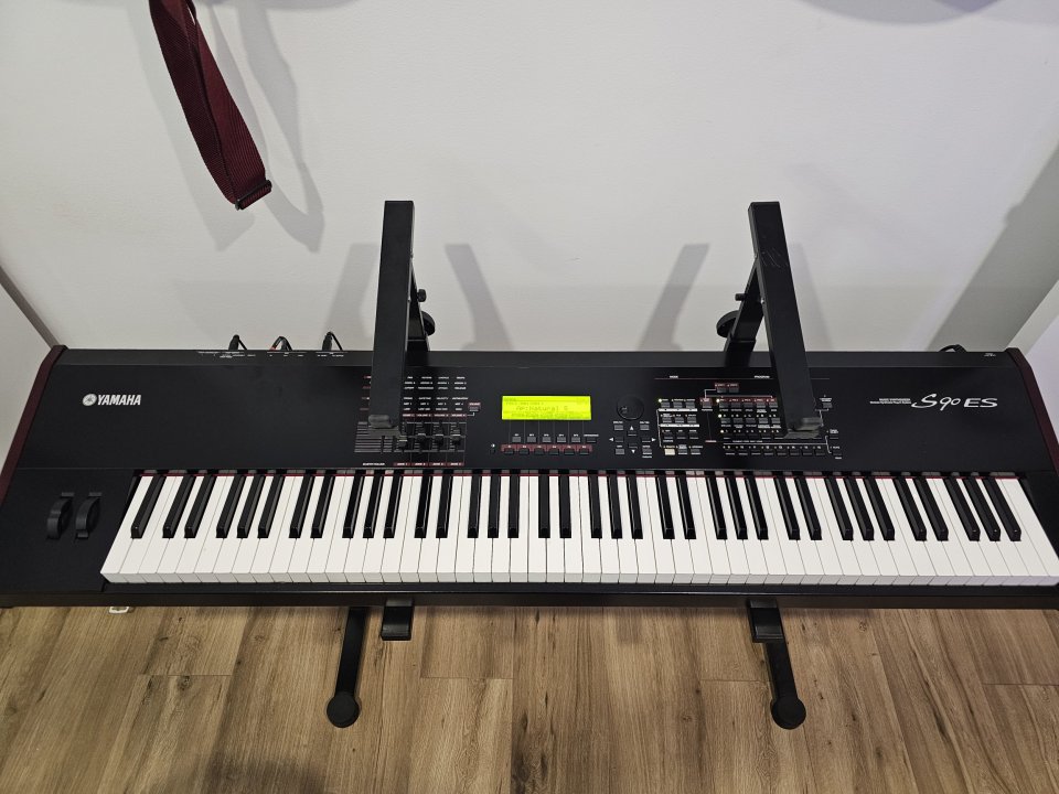 Yamaha S90 ES de segunda mano · Foto 1 de 10 · Madrid · 690 €