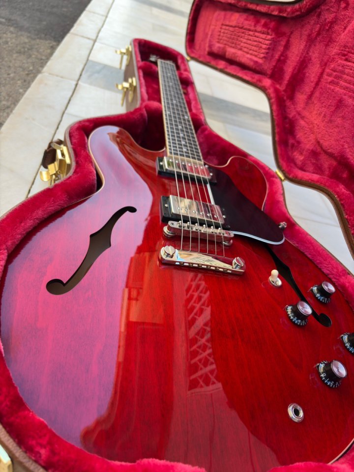 Gibson ES-335 Dot 60s Cherry de segunda mano · Foto 8 de 10 · Almería · 2400 €