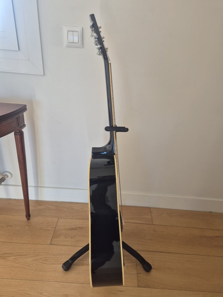 Guitarra acústica Fender modelo DG-99