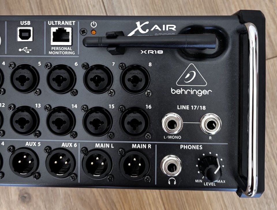 Behringer X AIR XR1 de segunda mano · Foto 9 de 10 · Burgos · 340 €