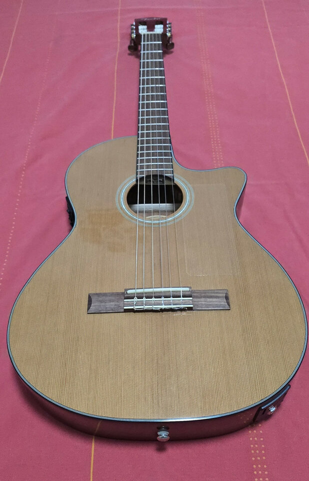 Fender CN-140SCE de segunda mano · Foto 2 de 10 · Madrid · 280 €