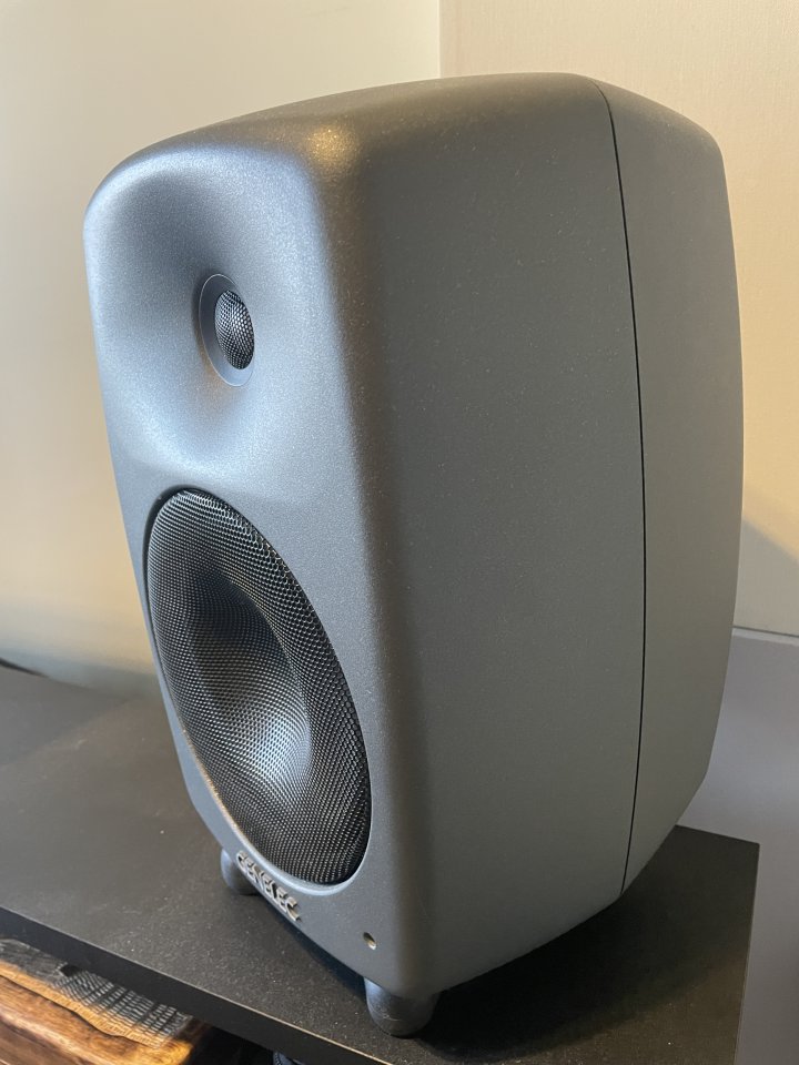 Pareja de Genelec 8040b + Sub 7050c de segunda mano · Foto 1 de 8 · Madrid · 2100 €