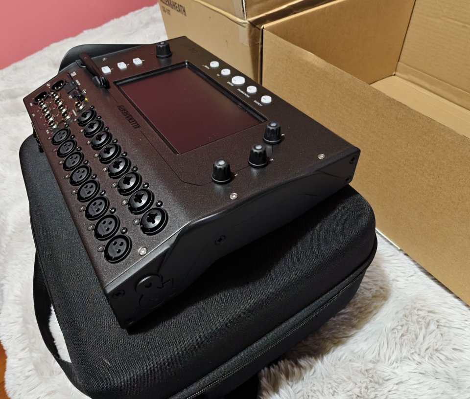 Allen & Heath CQ18T Bundle NUEVO mixer digital