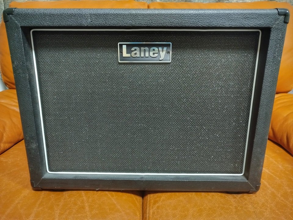 pantalla Laney LFR 112 de segunda mano · Foto 1 de 4 · Madrid · 350 €