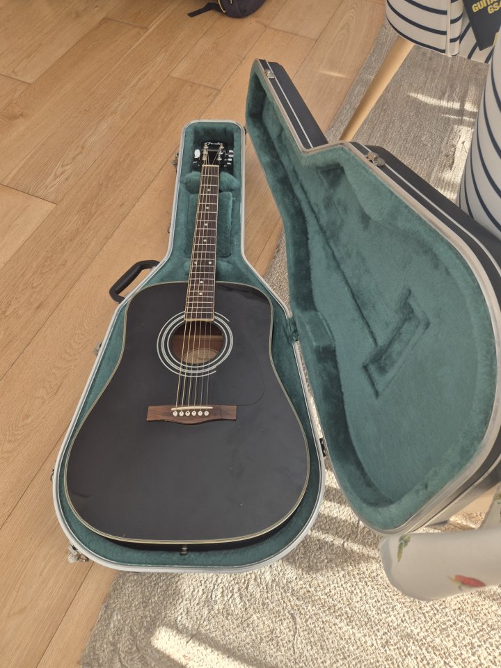 Guitarra acústica Fender modelo DG-99