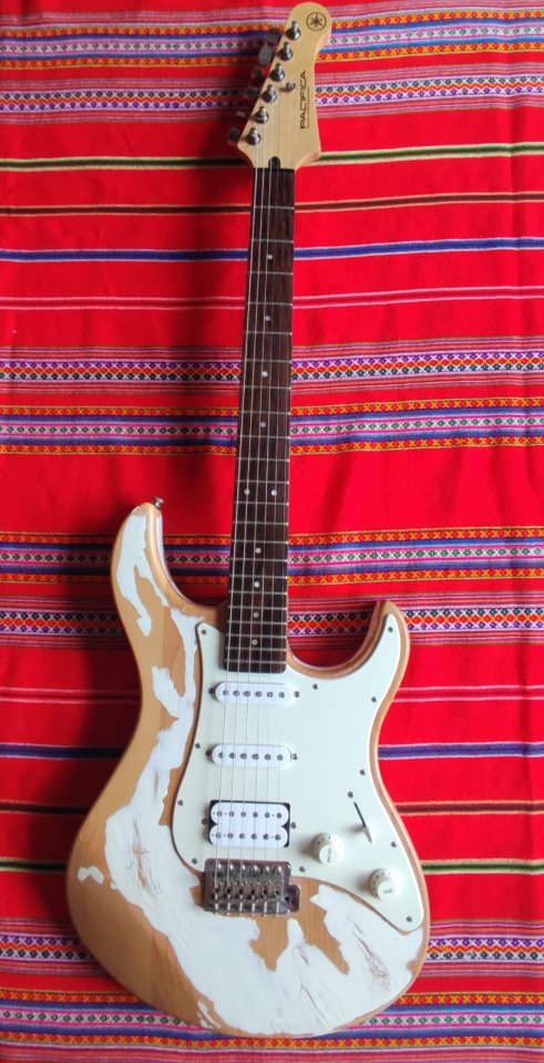 Yamaha Pacífica PAC112J – Tratado Relic / Ajustada por Luthier de segunda mano · Foto 2 de 8 · Las Palmas · 150 €