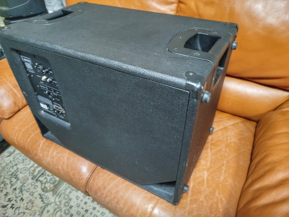 pantalla Laney LFR 112 de segunda mano · Foto 3 de 4 · Madrid · 350 €