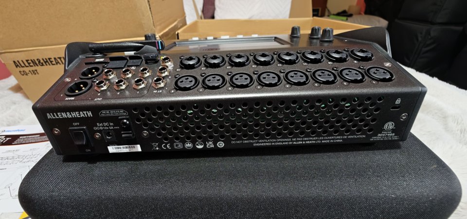 Allen & Heath CQ18T Bundle NUEVO mixer digital