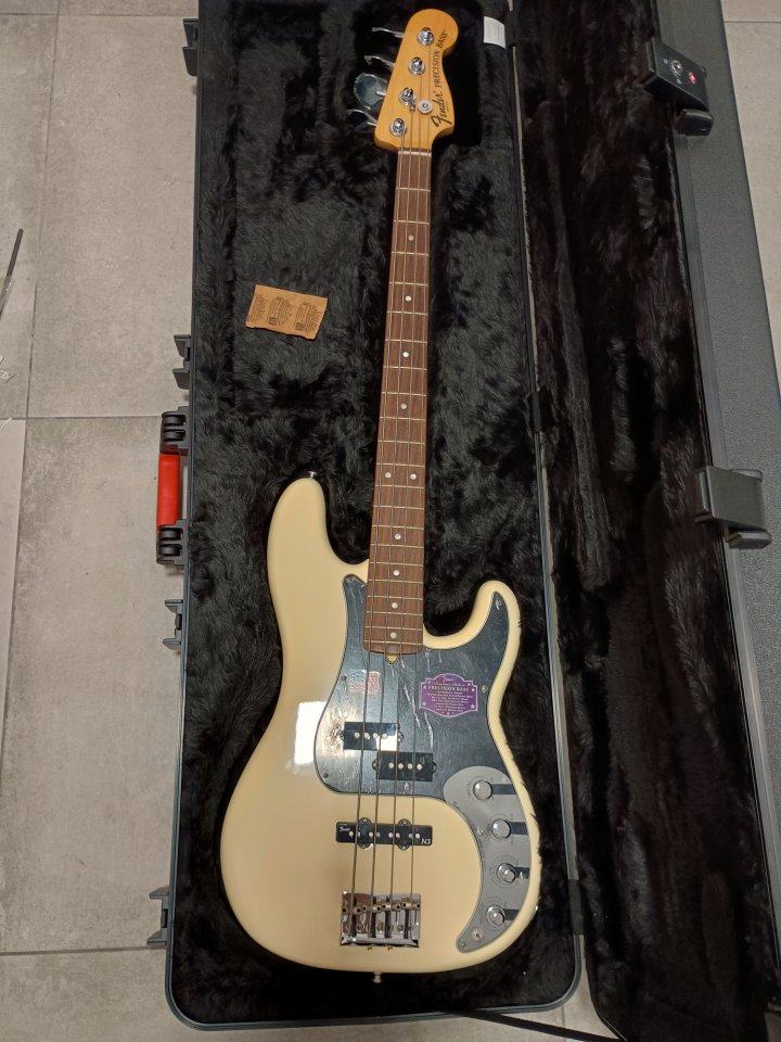 Fender Precisión Bass American Deluxe