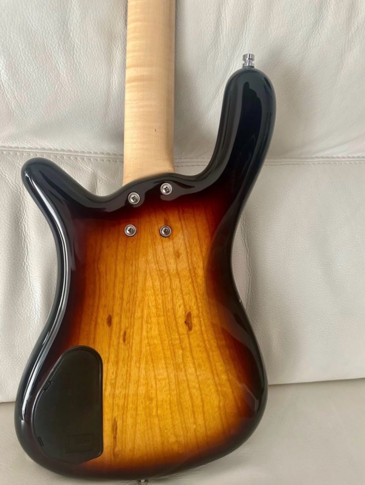 Warwick Streamer cv4 sunburst Teambuilt de segunda mano · Foto 7 de 7 · Barcelona · 2100 €