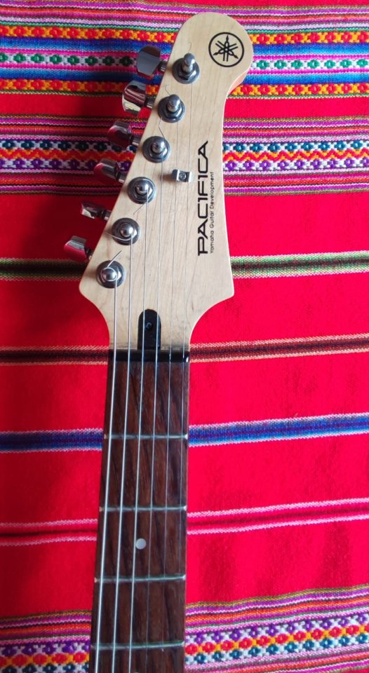 Yamaha Pacífica PAC112J – Tratado Relic / Ajustada por Luthier de segunda mano · Foto 5 de 8 · Las Palmas · 150 €