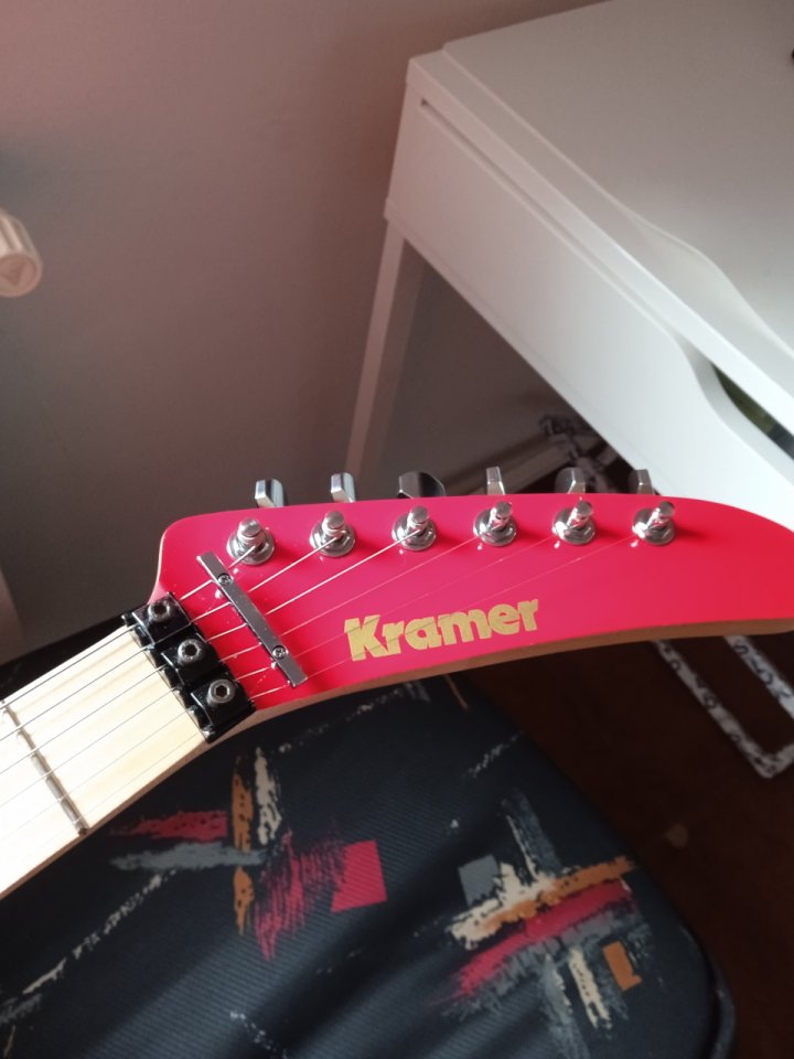 Kramer the 84 Radiant Red