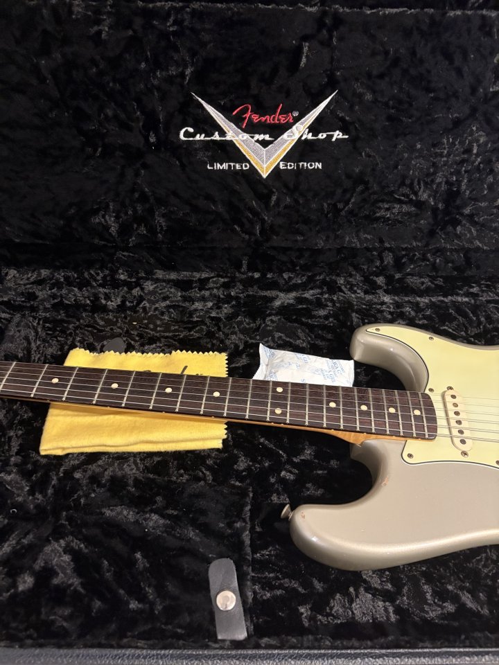 Guitarra fender stratocaster custom shop ed limitada relic de segunda mano · Foto 1 de 9 · Illes Balears · 3800 €
