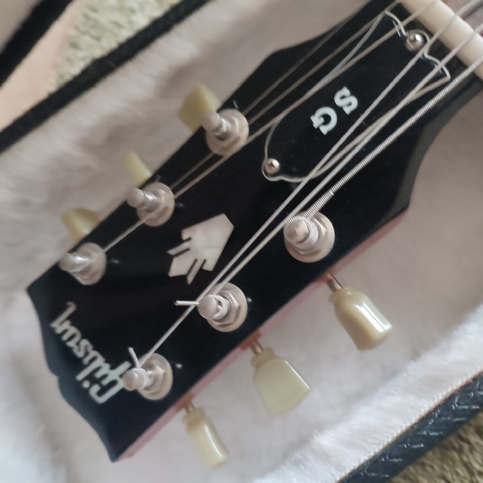 Gibson SG standard cherry de segunda mano · Foto 3 de 5 · Asturias · 1050 €