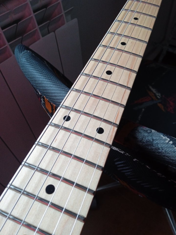 Kramer the 84 Radiant Red