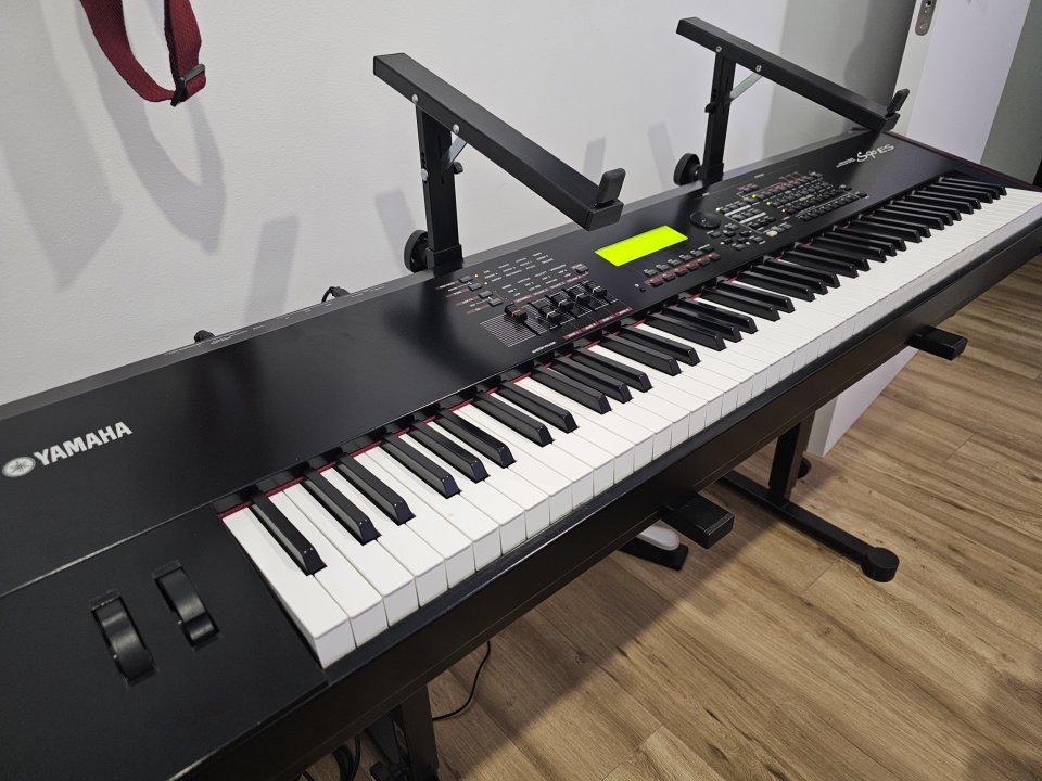 Yamaha S90 ES de segunda mano · Foto 2 de 10 · Madrid · 690 €