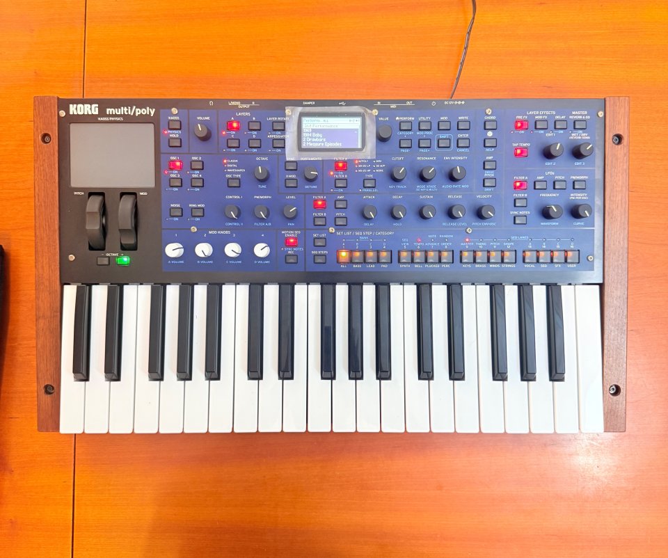 Korg Multi/Poly de segunda mano · Foto 1 de 4 · Cantabria · 630 €