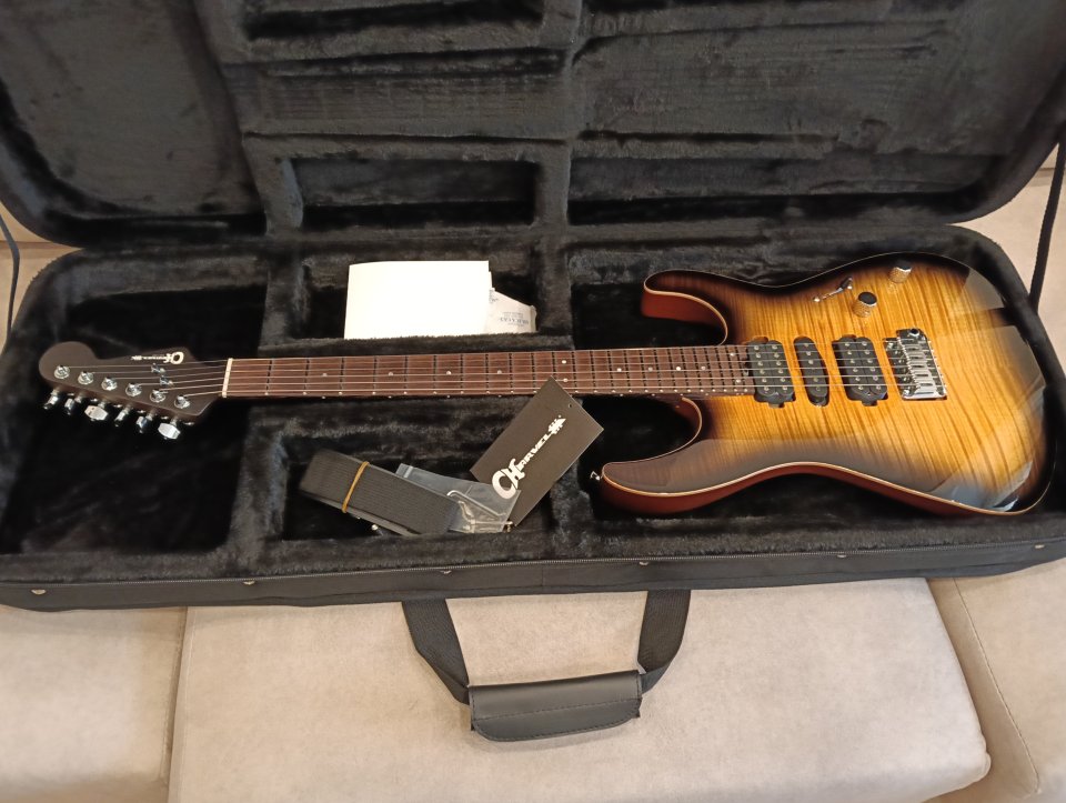 Charvel DK24 Japan HSH 2PT (Mastil de wengué, cuerpo caoba+tapa de arce) de segunda mano · Foto 2 de 10 · Barcelona · 1850 €