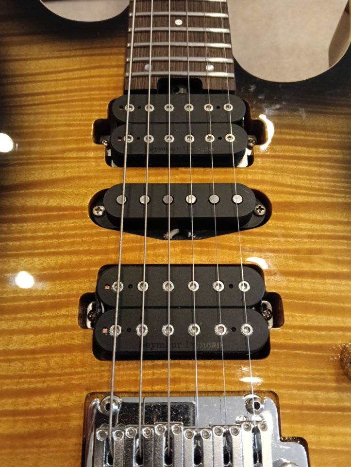 Charvel DK24 Japan HSH 2PT (Mastil de wengué, cuerpo caoba+tapa de arce) de segunda mano · Foto 3 de 10 · Barcelona · 1850 €