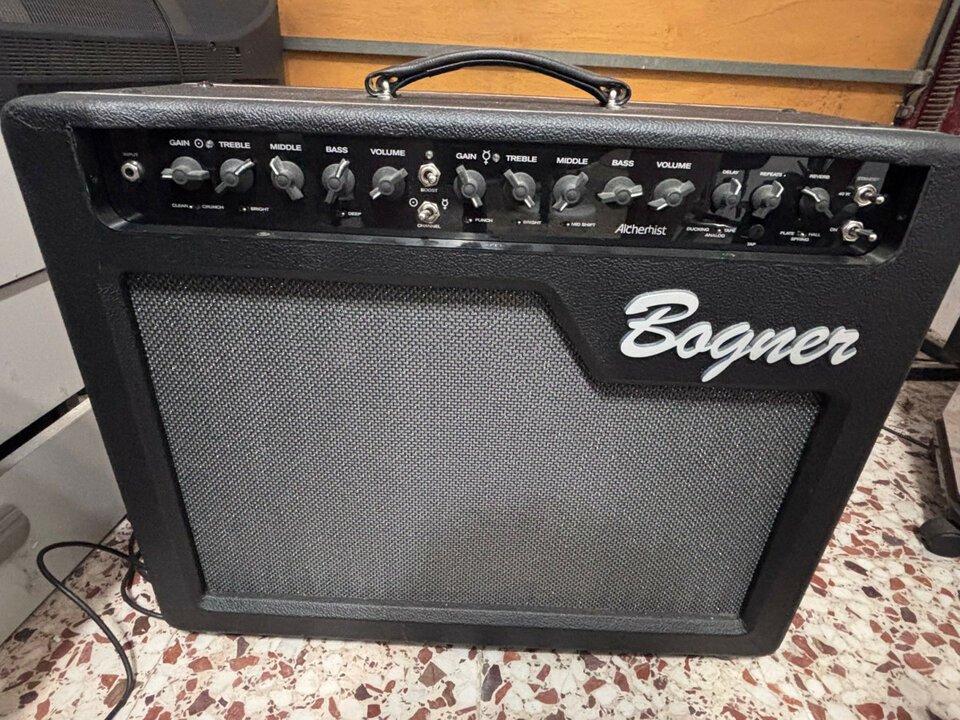 Fender Stratocaster + Bogner Alchemist 112 V30