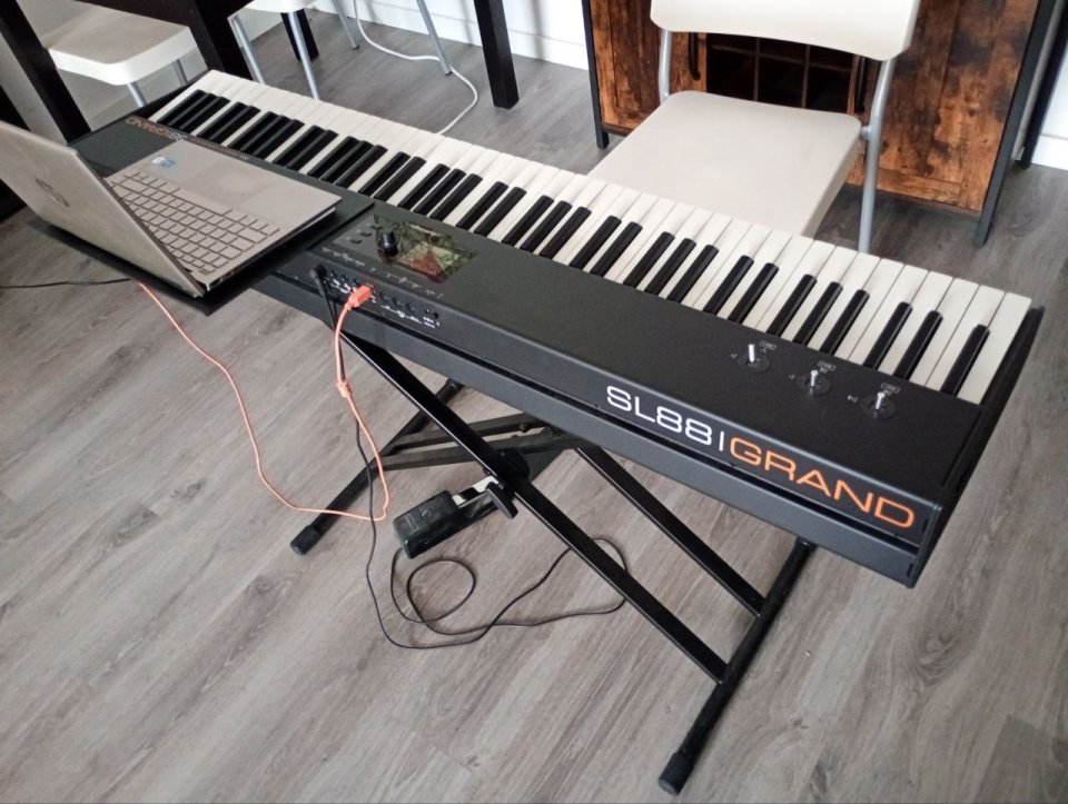 Studiologic SL88 GRAND MADERA controlador MIDI-USB de segunda mano · Foto 3 de 10 · Madrid · 450 €