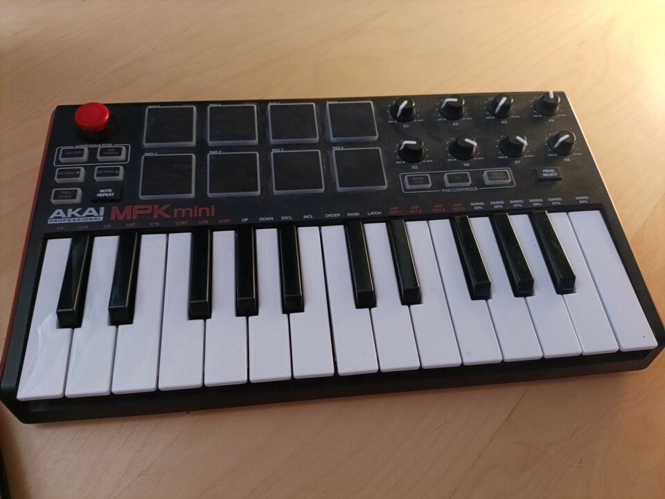 AKAI MPK mini