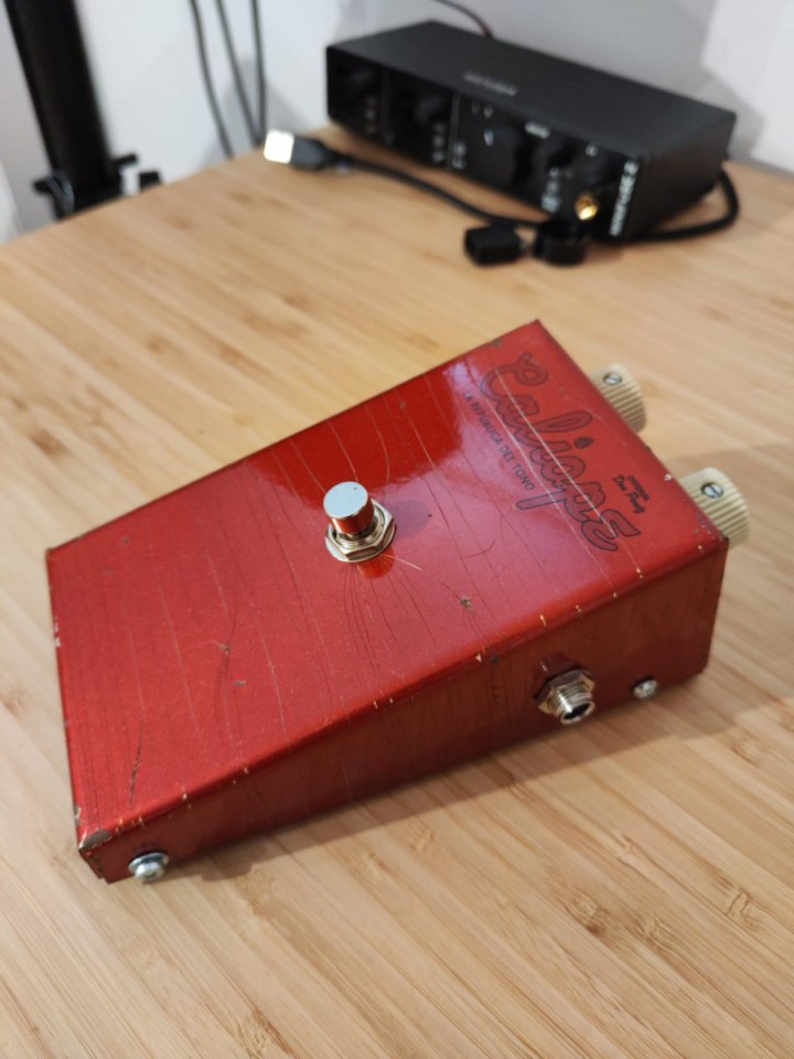 Fuzz Caliope MKII en Candy Apple Red (La República del Tono)