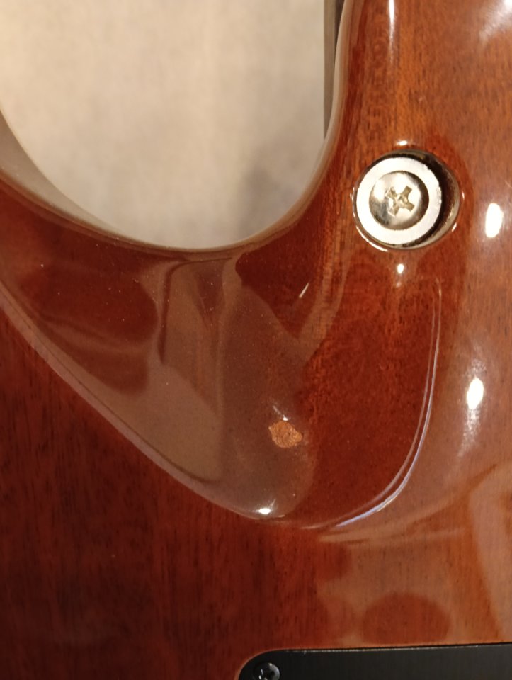 Charvel DK24 Japan HSH 2PT (Mastil de wengué, cuerpo caoba+tapa de arce) de segunda mano · Foto 7 de 10 · Barcelona · 1850 €