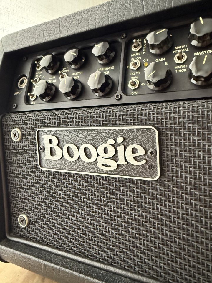 Mesa Boogie Mark V Head (Envío incluído) de segunda mano · Foto 2 de 7 · Sevilla · 2300 €