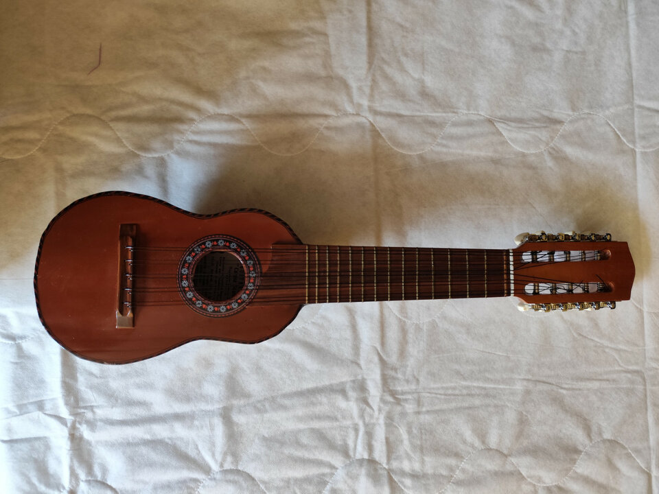 charango armadillo de segunda mano · Foto 3 de 4 · Zaragoza · 320 €