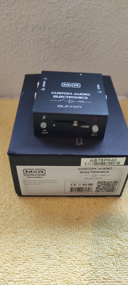 MXR CAE MC406 buffer