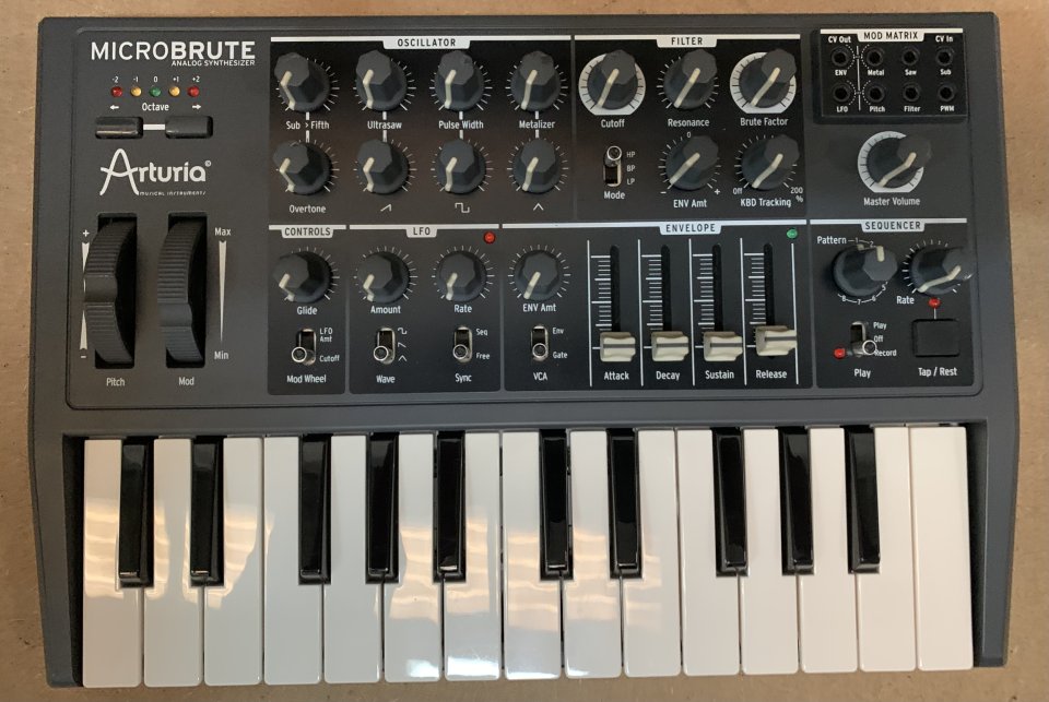 ARTURIA MICROBRUTE