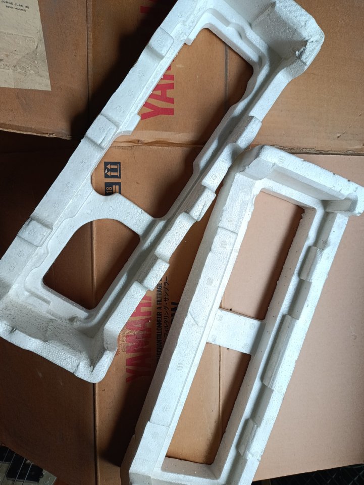 Caja sampler Yamaha TX16W