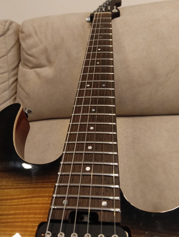 Charvel DK24 Japan HSH 2PT (Mastil de wengué, cuerpo caoba+tapa de arce) de segunda mano · Foto 9 de 10 · Barcelona · 1850 €
