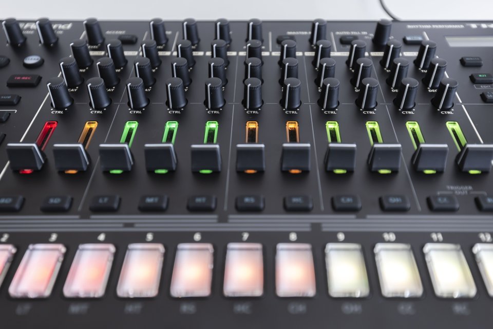 Roland TR-8S (Nueva Con Garantía)