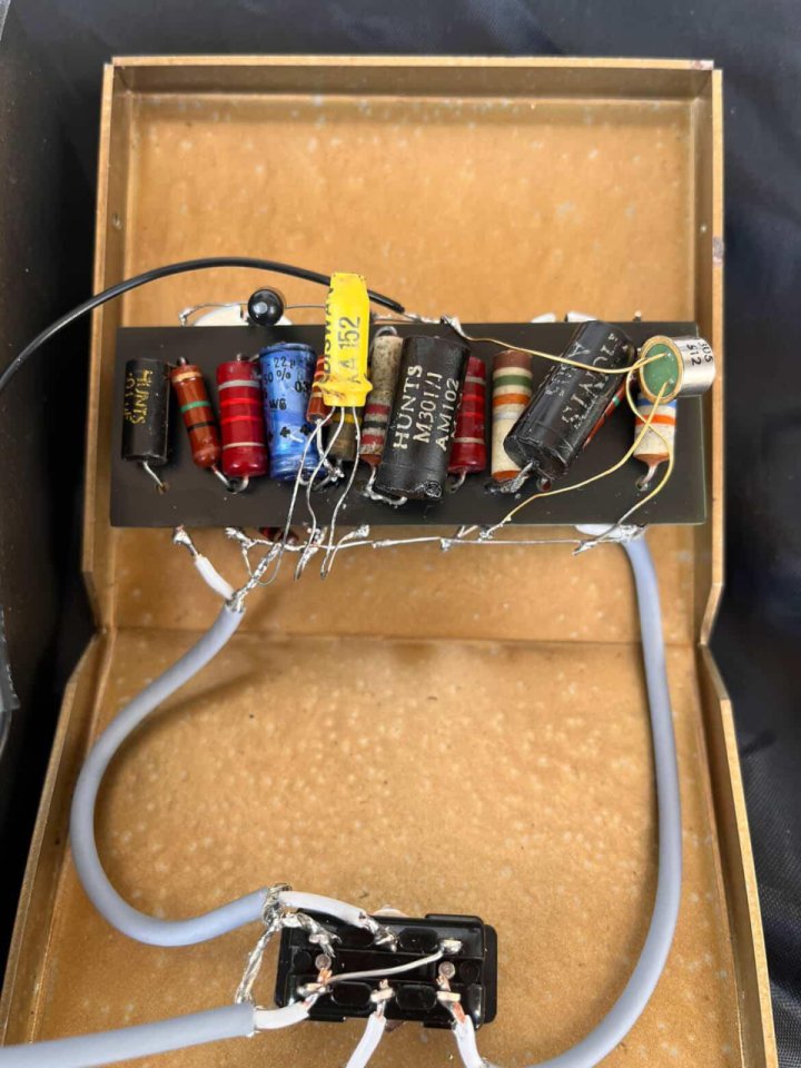 Golden Eagle (Reproducción Tone Bender MKI System Tuned) PPPC Sound Effects