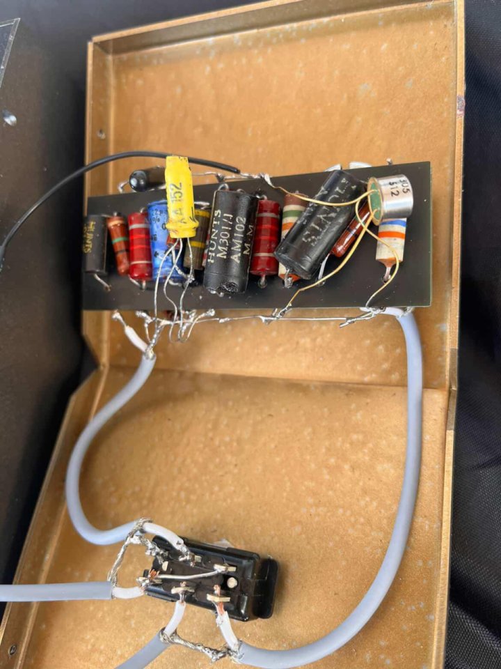 Golden Eagle (Reproducción Tone Bender MKI System Tuned) PPPC Sound Effects