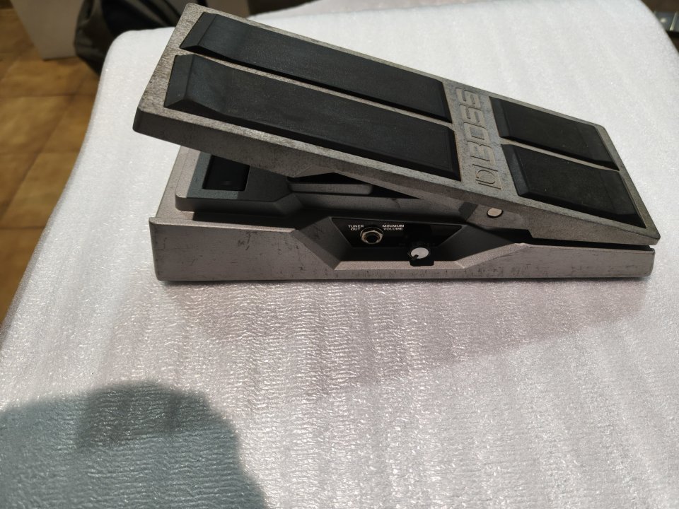 BOSS FV-500H - Pedal de Volumen y Expresión de segunda mano · Foto 4 de 5 · Valencia · 70 €