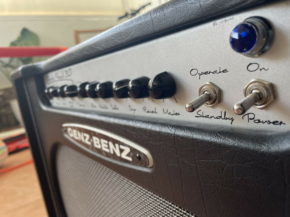 Amplificador Genz Benz black pearl 30 12x2