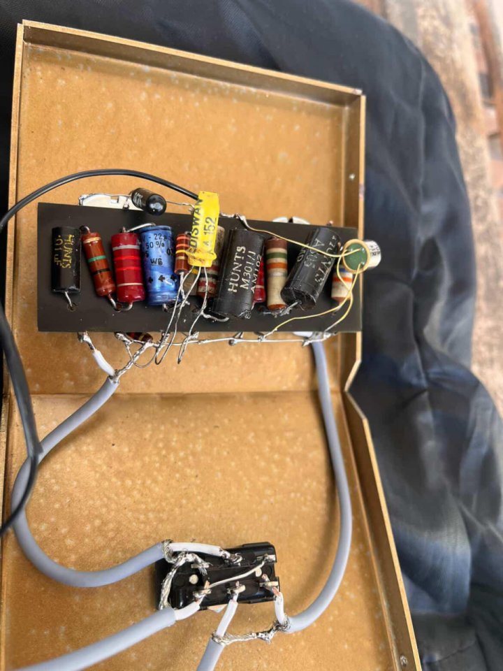 Golden Eagle (Reproducción Tone Bender MKI System Tuned) PPPC Sound Effects