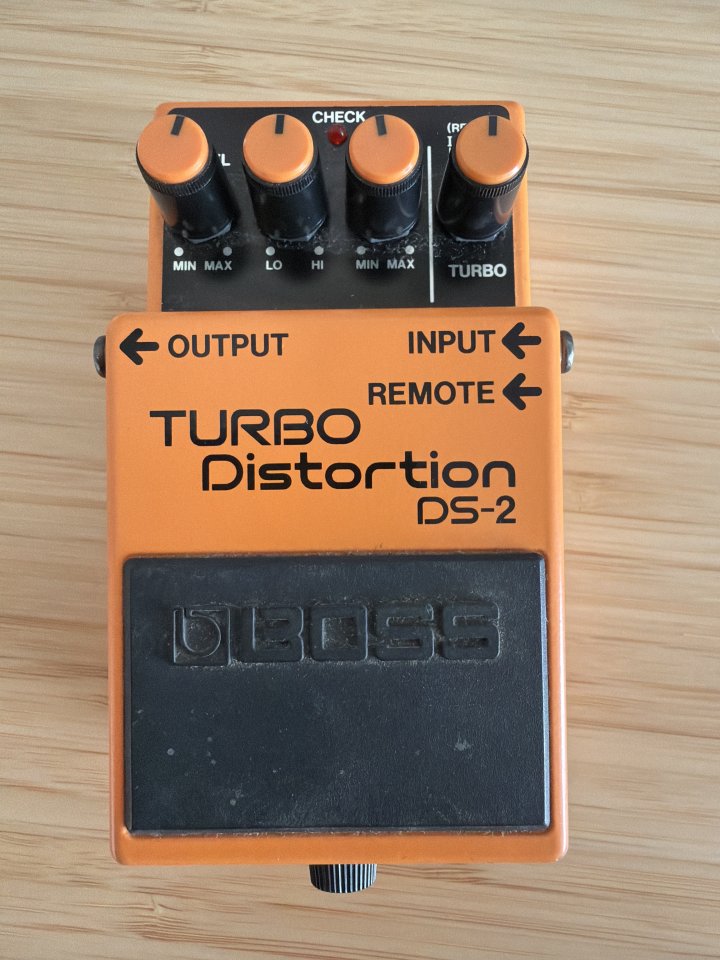 BOSS Turbo Distorsion DS-2