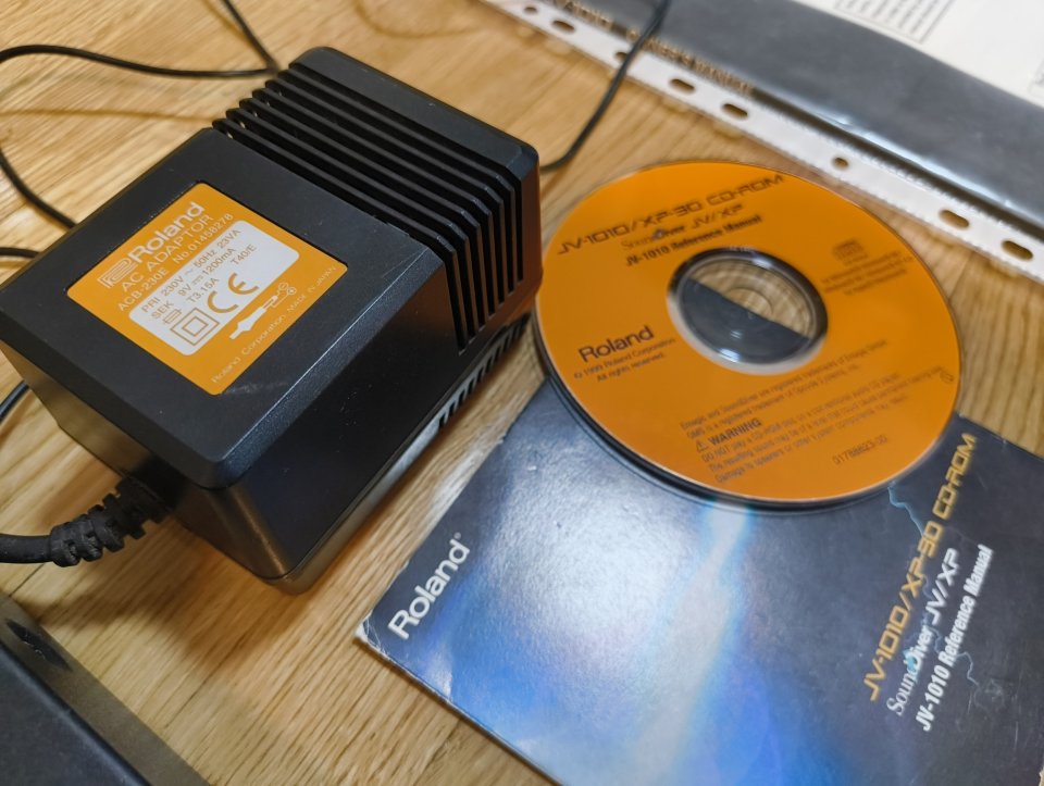 Roland JV-1010