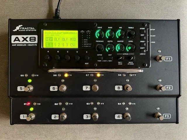 Fractal Audio AX8 (AXE II en formato pedalera) de segunda mano · Foto 2 de 9 · Barcelona · 740 €