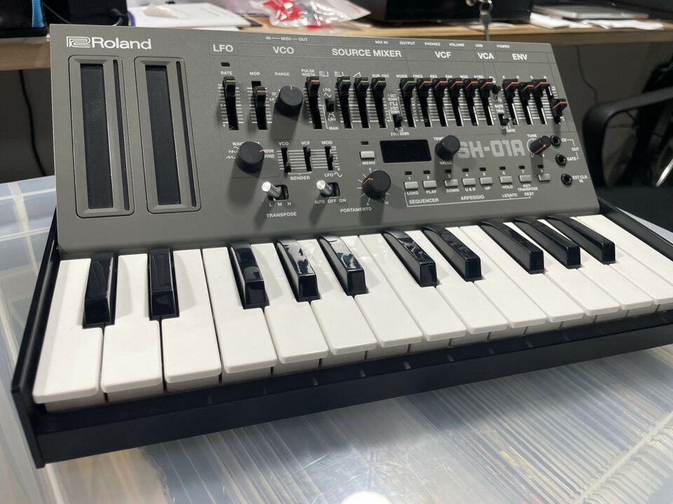 Roland SH 01A + Teclado K-25m