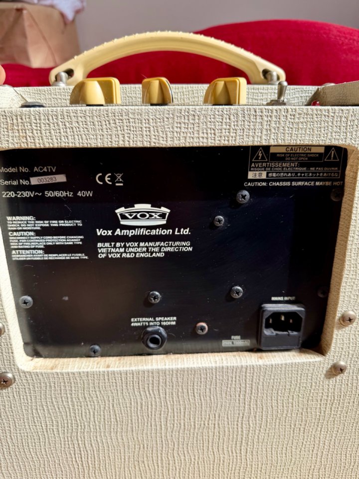 Ampli VOX AC4TV ED LIMITADA CREMA de segunda mano · Foto 2 de 4 · Pontevedra · 200 €