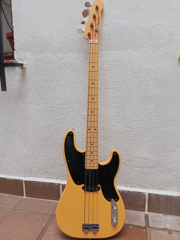 Fender Precision '51 Japan NUEVO! solo pesa 3,59 Kg.