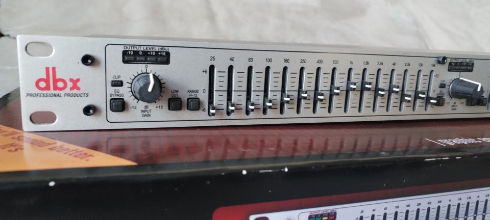 Dbx 215s EQ